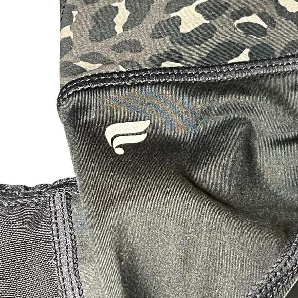 NWT‎ Fabletics Women's High Waisted Ultracool Mesh Pockets Leggings Cheetah XS - Picture 5 of 8